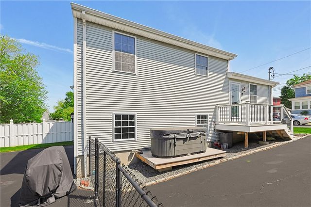 9 Doran Avenue, Bristol, RI 02809
