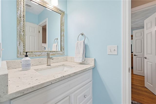 9 Doran Avenue, Bristol, RI 02809