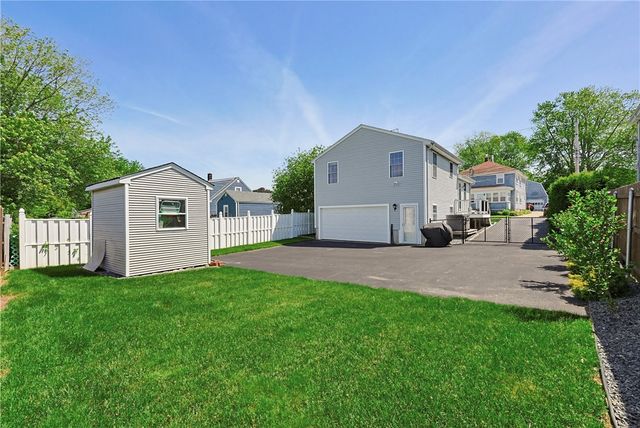9 Doran Avenue, Bristol, RI 02809