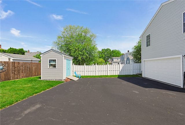 9 Doran Avenue, Bristol, RI 02809