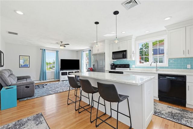 9 Doran Avenue, Bristol, RI 02809