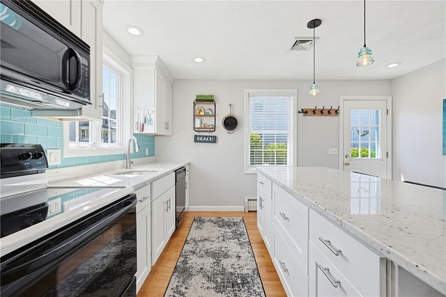 9 Doran Avenue, Bristol, RI 02809