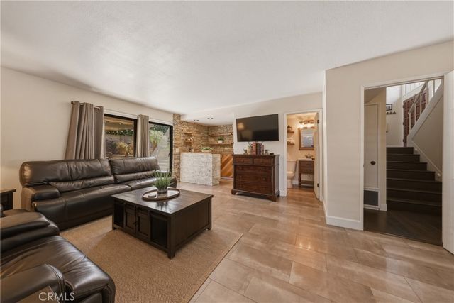 412 Lotus Court, Redlands, CA 92373