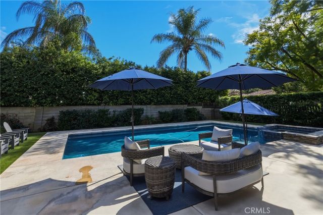 412 Lotus Court, Redlands, CA 92373