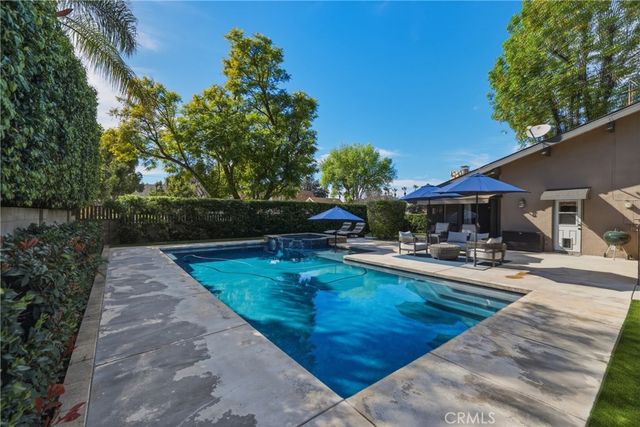 412 Lotus Court, Redlands, CA 92373