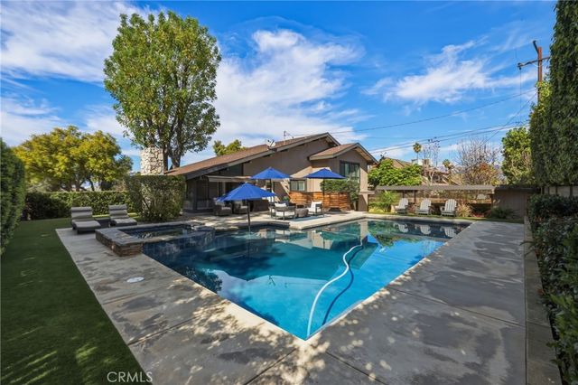 412 Lotus Court, Redlands, CA 92373