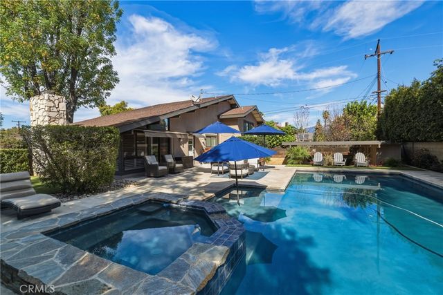 412 Lotus Court, Redlands, CA 92373