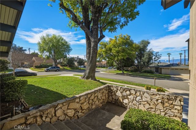 412 Lotus Court, Redlands, CA 92373