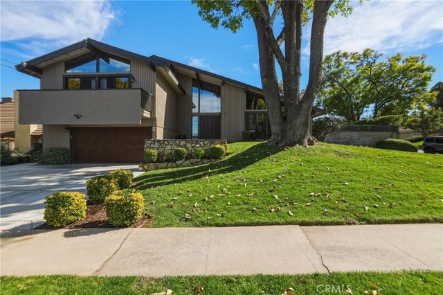 412 Lotus Court, Redlands, CA 92373