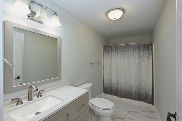 2213 Ridgecrest Dr, Nashville, TN 37216