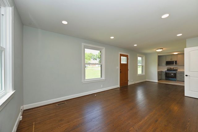 2213 Ridgecrest Dr, Nashville, TN 37216