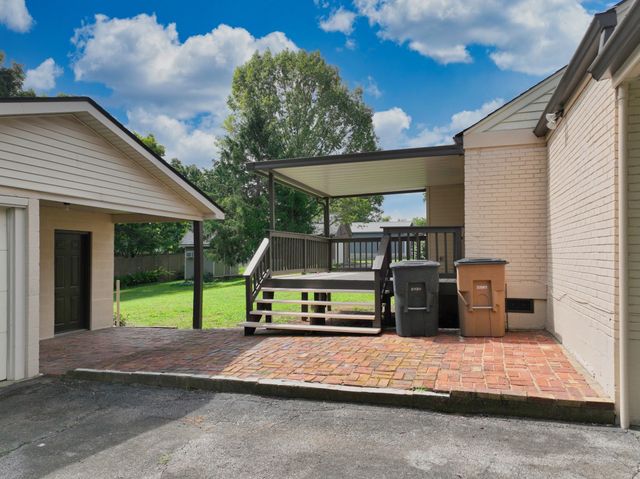 2213 Ridgecrest Dr, Nashville, TN 37216