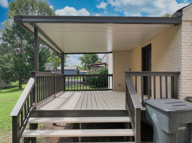 2213 Ridgecrest Dr, Nashville, TN 37216