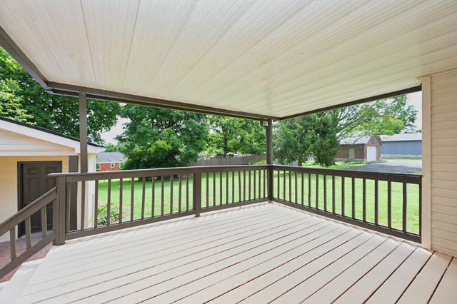 2213 Ridgecrest Dr, Nashville, TN 37216