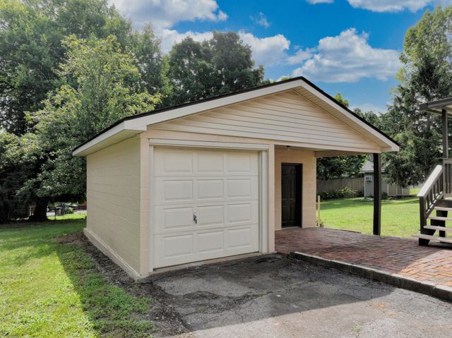2213 Ridgecrest Dr, Nashville, TN 37216