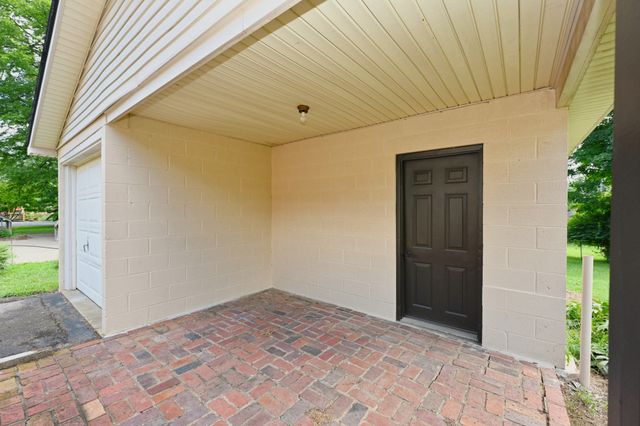 2213 Ridgecrest Dr, Nashville, TN 37216