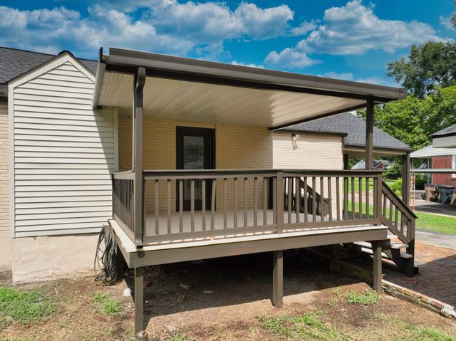 2213 Ridgecrest Dr, Nashville, TN 37216