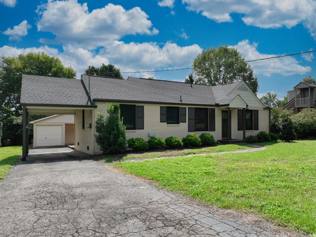 2213 Ridgecrest Dr, Nashville, TN 37216