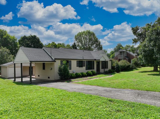 2213 Ridgecrest Dr, Nashville, TN 37216