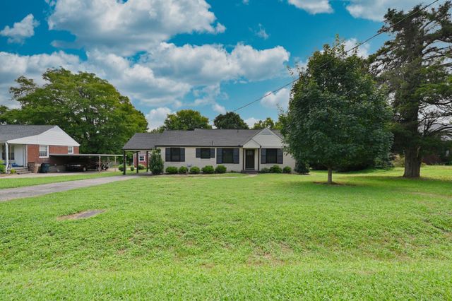 2213 Ridgecrest Dr, Nashville, TN 37216