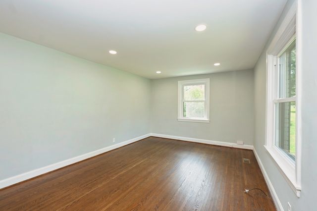 2213 Ridgecrest Dr, Nashville, TN 37216