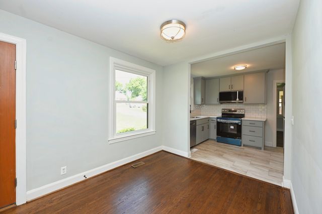 2213 Ridgecrest Dr, Nashville, TN 37216