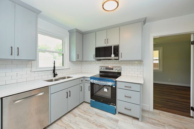2213 Ridgecrest Dr, Nashville, TN 37216