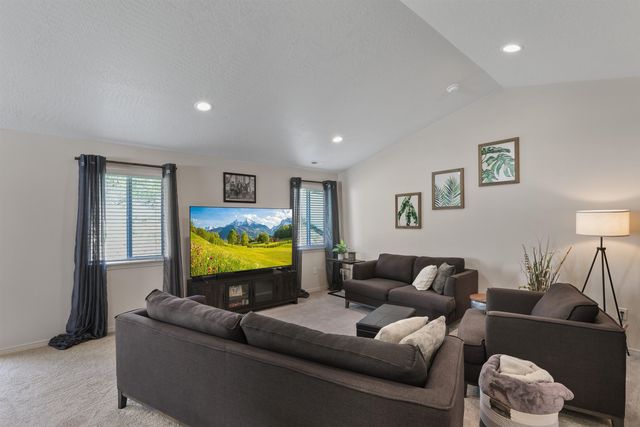 8604 W 8 Ave, Spokane, WA 99224