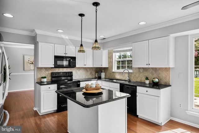 2 PRICKETT LN, Hainesport, NJ 08036