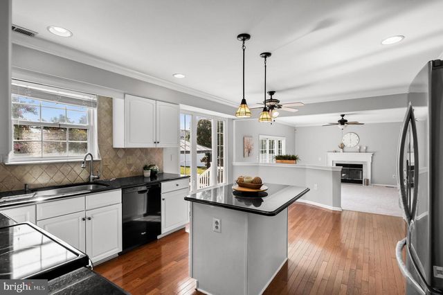 2 PRICKETT LN, Hainesport, NJ 08036