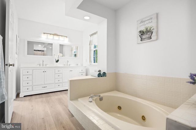 2 PRICKETT LN, Hainesport, NJ 08036