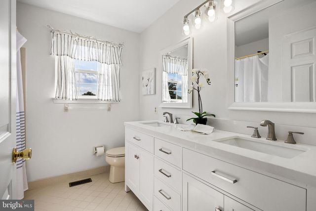 2 PRICKETT LN, Hainesport, NJ 08036
