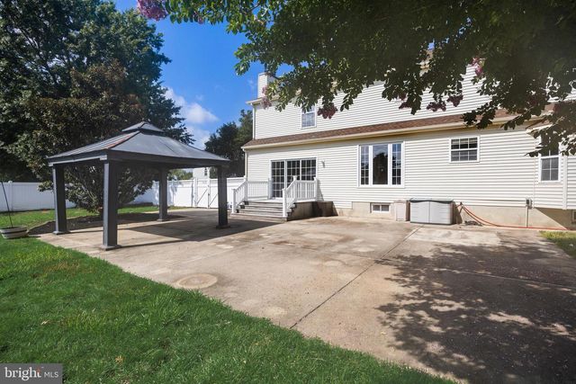 2 PRICKETT LN, Hainesport, NJ 08036