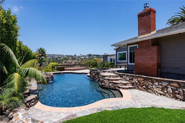 1840 Temple Hills, Laguna Beach, CA 92651