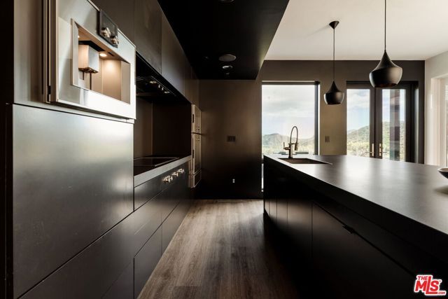 3649 Kanan Road, Agoura Hills, CA 91301