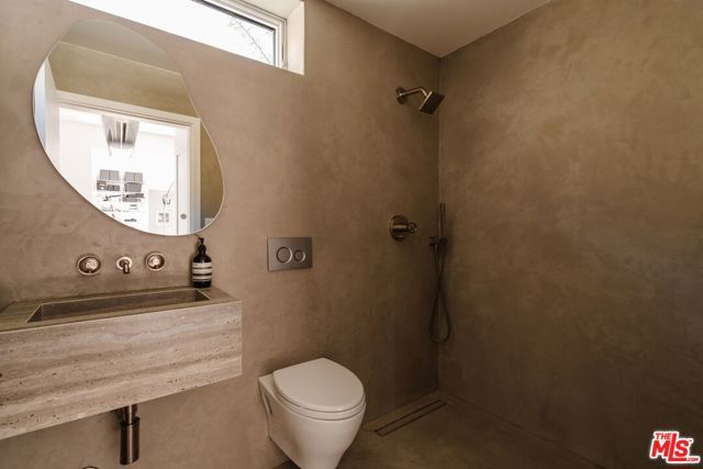 3649 Kanan Road, Agoura Hills, CA 91301