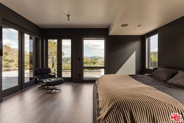 3649 Kanan Road, Agoura Hills, CA 91301