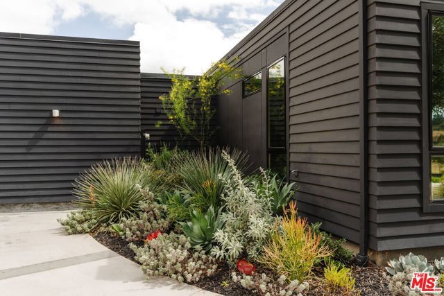 3649 Kanan Road, Agoura Hills, CA 91301