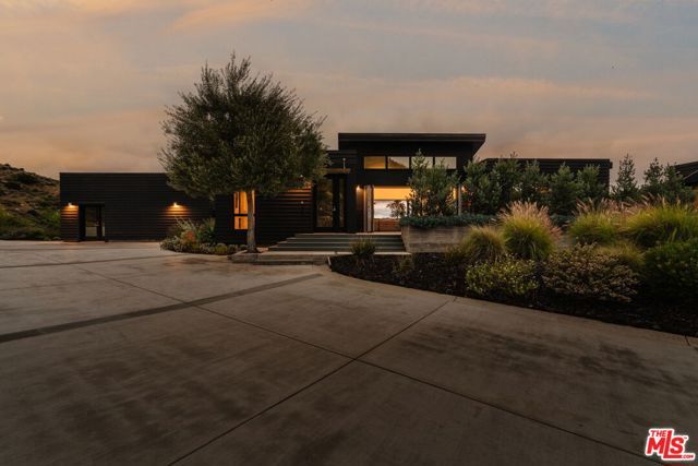 3649 Kanan Road, Agoura Hills, CA 91301