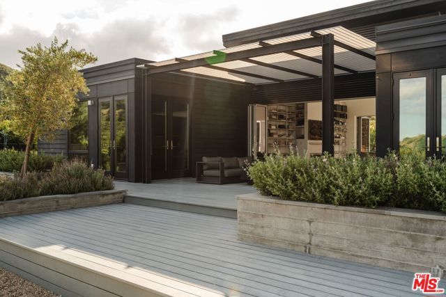 3649 Kanan Road, Agoura Hills, CA 91301