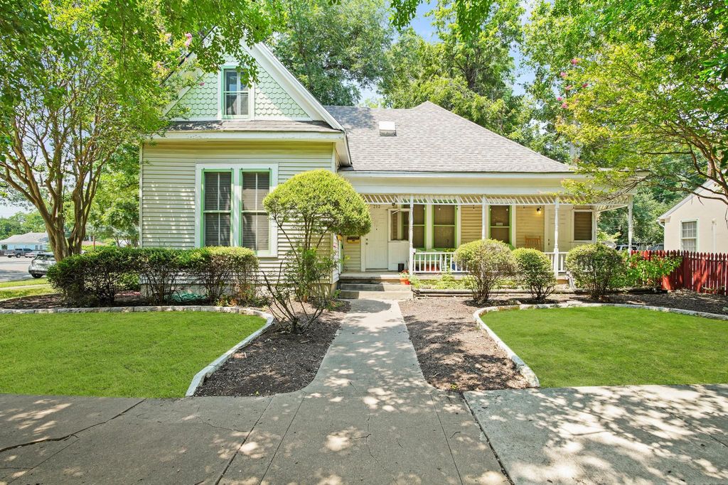 212 W 43rd ST A, Austin, TX 78751