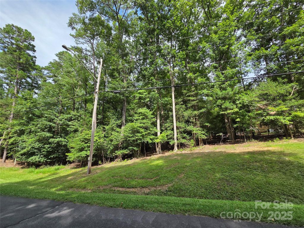 242 Creswell Road, Mount Gilead, NC 27306