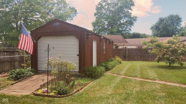 3422 Sycamore Drive, Columbus, IN 47203