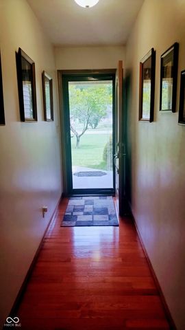 3422 Sycamore Drive, Columbus, IN 47203