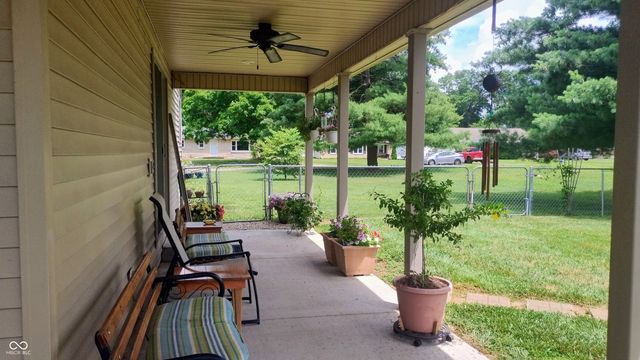 3422 Sycamore Drive, Columbus, IN 47203