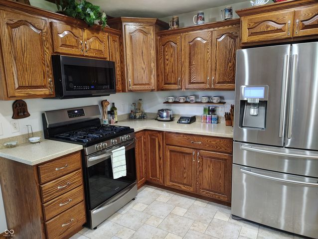 3422 Sycamore Drive, Columbus, IN 47203