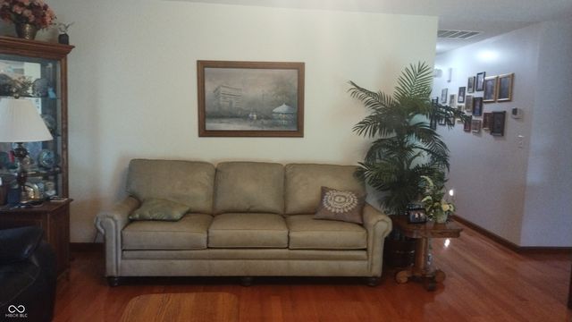 3422 Sycamore Drive, Columbus, IN 47203