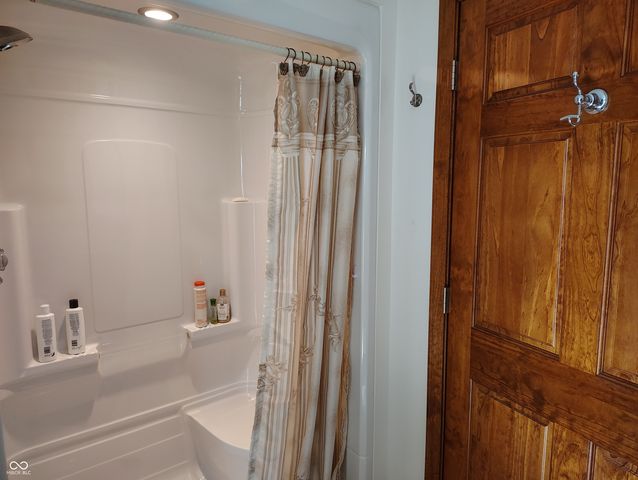 3422 Sycamore Drive, Columbus, IN 47203