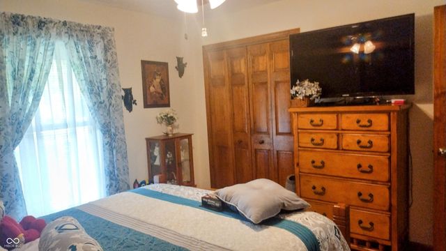 3422 Sycamore Drive, Columbus, IN 47203