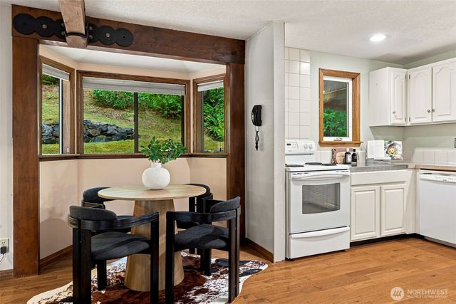 2435 Crestridge Drive NW, Olympia, WA 98502